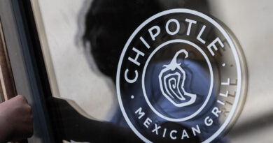 Chipotle Mexican Grill tries out robots that halve avocados — and possibly prep time