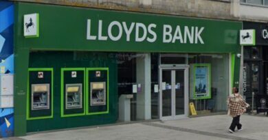 Lloyds explains one word you need to know as customer stuck | Personal Finance | Finance