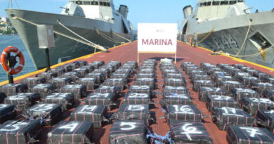 “Narco sub” carrying 8,000 pounds of cocaine intercepted in Pacific Ocean, Mexican Navy says