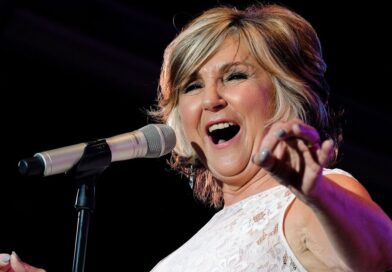 Classical singer Lesley Garrett considers ‘quitting music’ on 70th birthday | Music | Entertainment