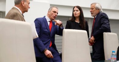 Vox escenifica su ruptura interna en el Ayuntamiento de Madrid y sus concejales anuncian que votarán por separado | Noticias de Madrid