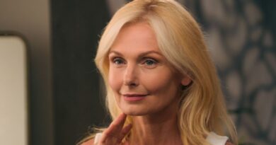 Mature women ‘erase fine lines fast’ with anti-wrinkle gadget £40 off Mature women ‘erase fine lines fast’ with anti-wrinkle gadget £40 off