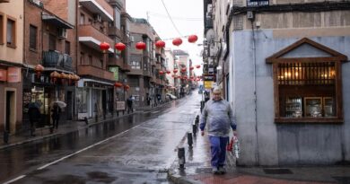 Algo pasa en Usera: españoles llegando desde el centro, un mercado inmobiliario chino paralelo, nuevos inversores y los latinos marchándose | Noticias de Madrid