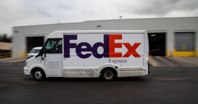 FedEx sues Trump administration for “full refund” of tariff payments