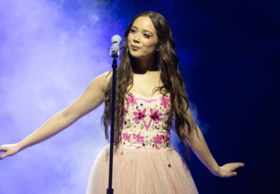 Laufey review: Jazz-infused star delivers storybook magic | Music | Entertainment